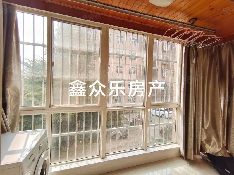 诚心出售蒲京花园低层电梯房三室两厅一卫,南北通透单元房