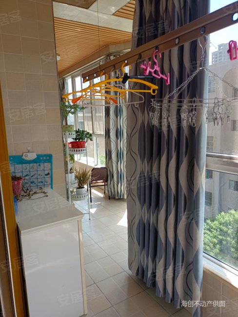 香滨城精装三室,带衣帽间,领包入住,通阳台
